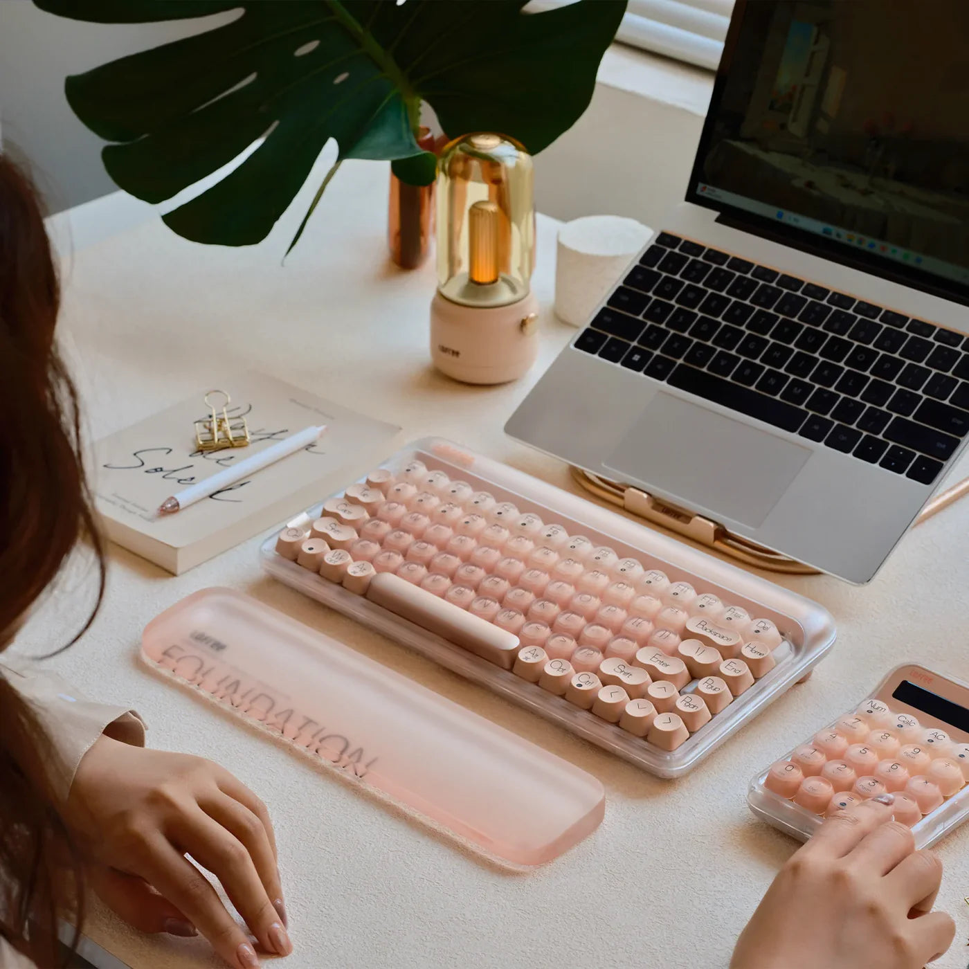 果凍透明鍵盤手枕－粉底液